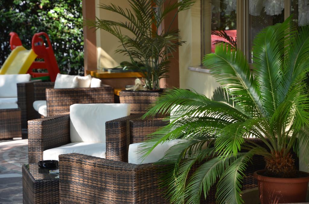 Hotel Monique Cervia Eksteriør bilde