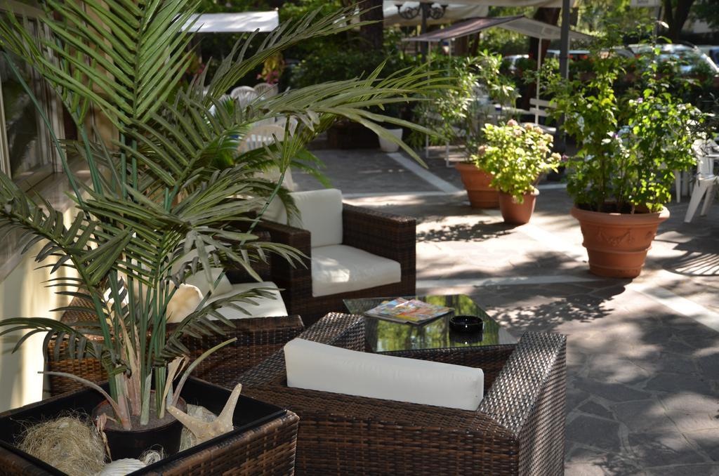 Hotel Monique Cervia Eksteriør bilde