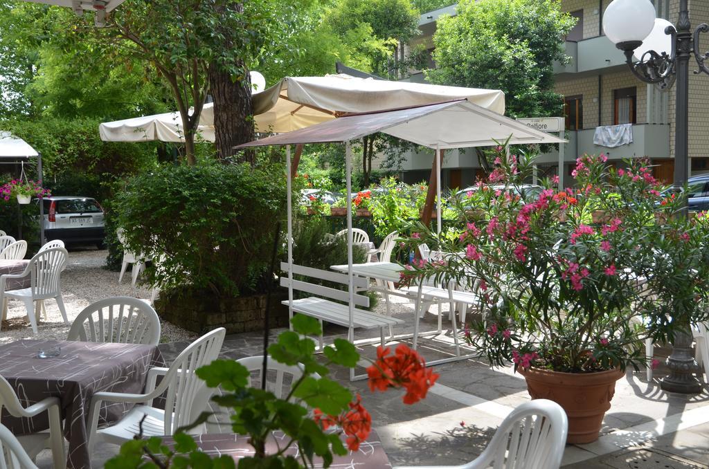 Hotel Monique Cervia Eksteriør bilde