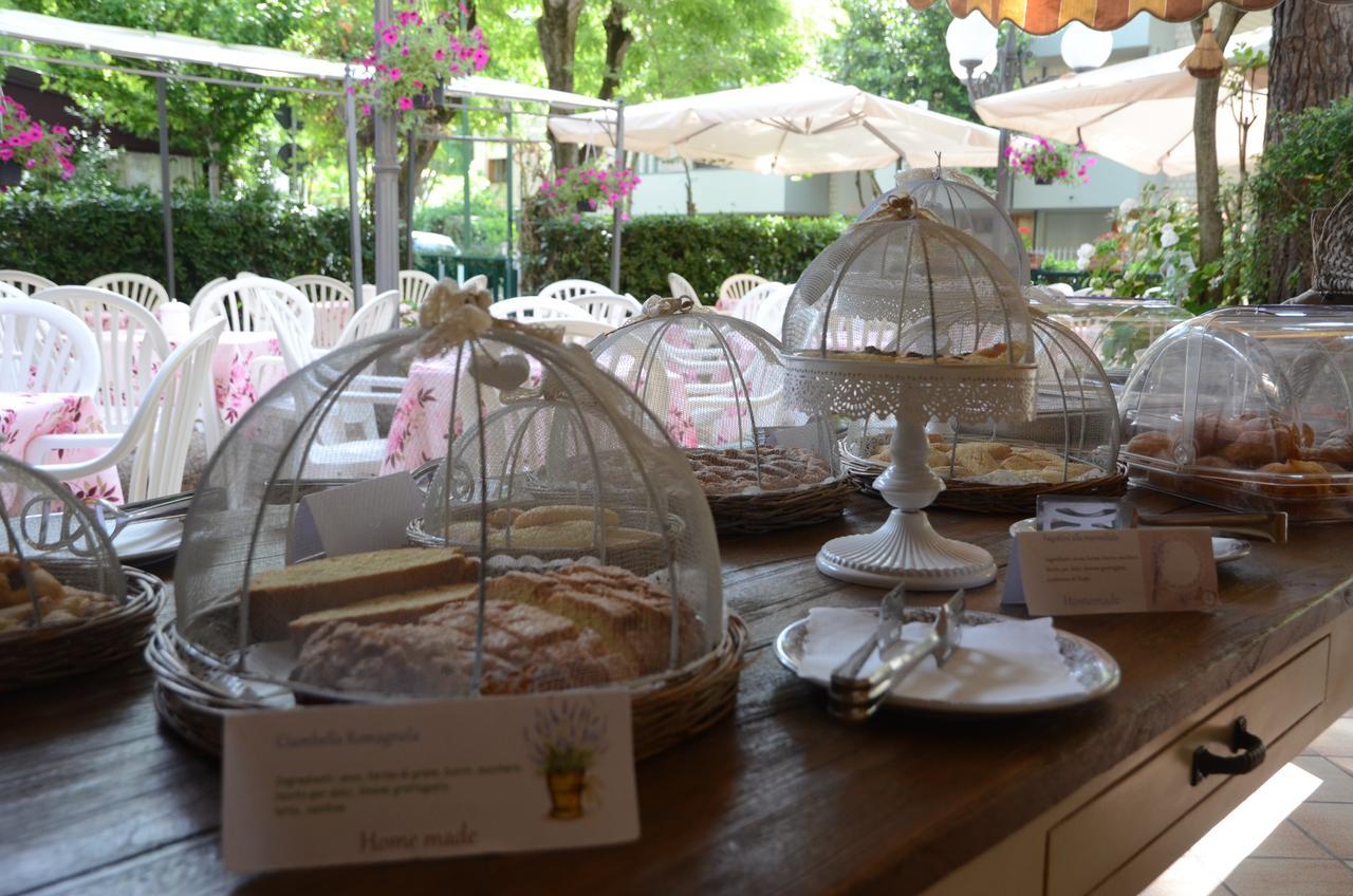 Hotel Monique Cervia Eksteriør bilde