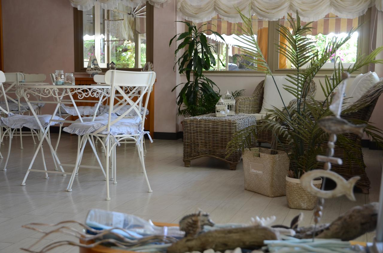 Hotel Monique Cervia Eksteriør bilde